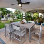 Cascadas, Charming Home Great Location With Pool & Garden