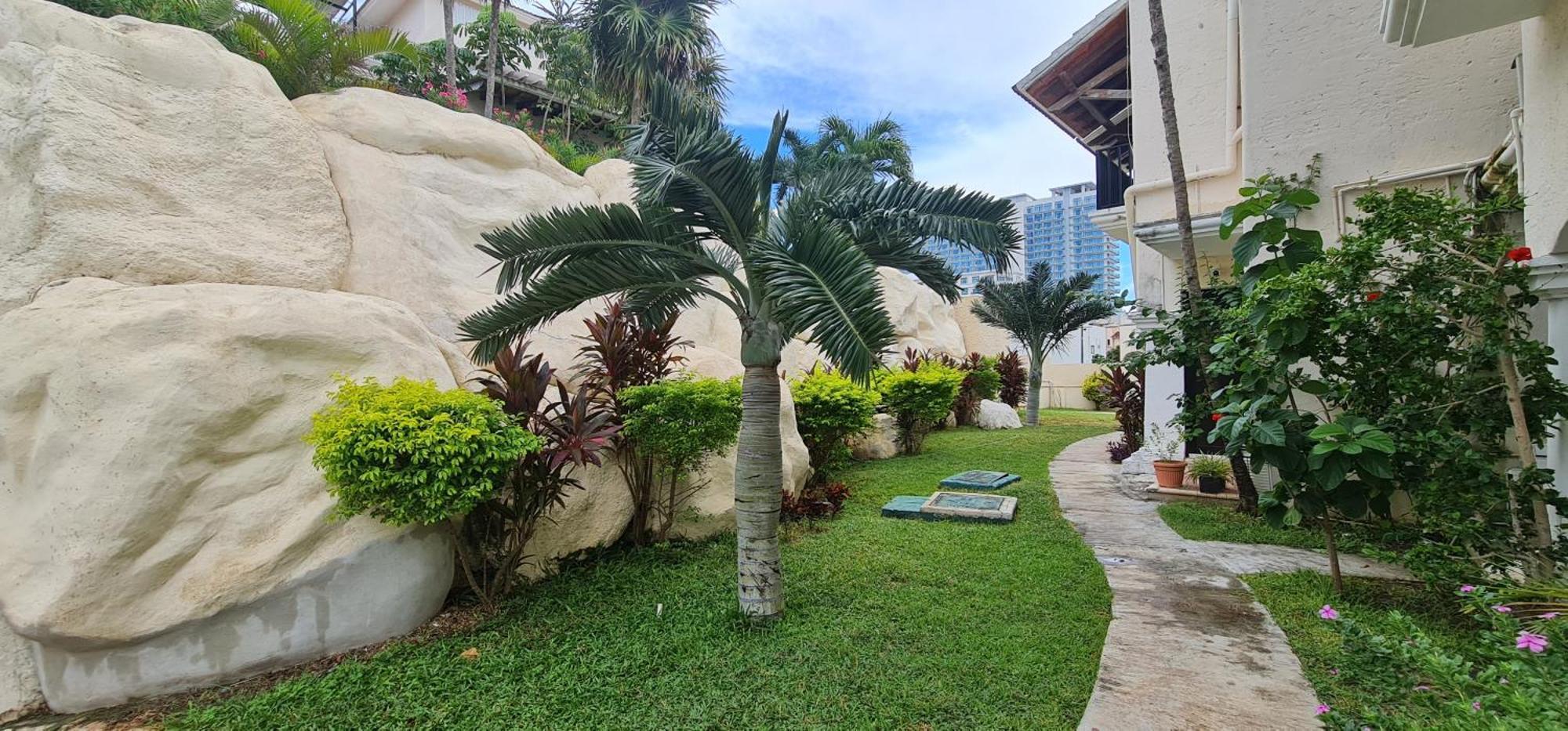 Apartment Cascadas, Charming Great Location With Pool & Garden