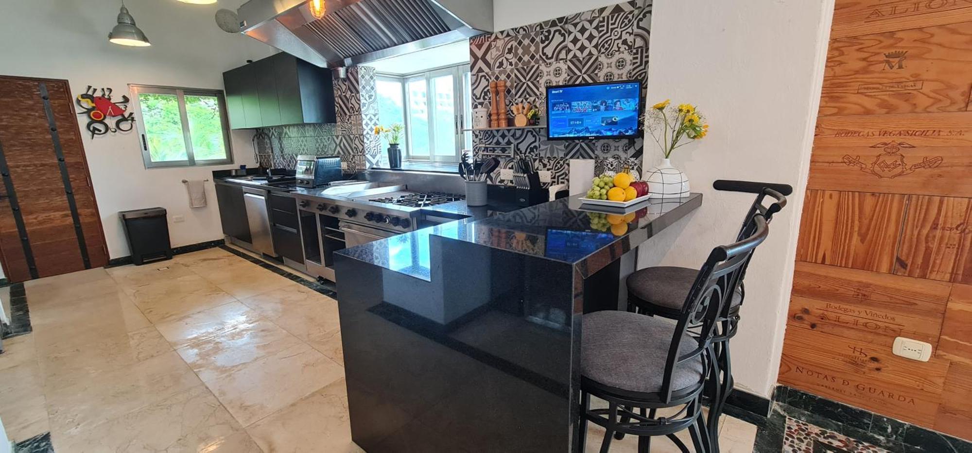 Cascadas, Charming Great Location With Pool & Garden